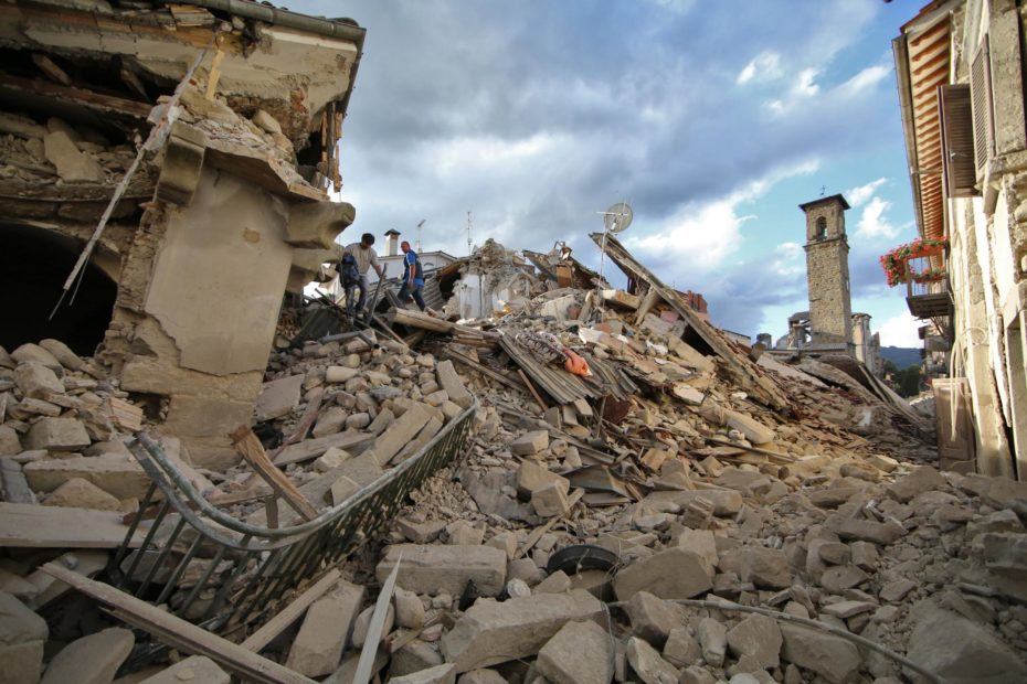 Foto Vincenzo Livieri - LaPresse 24-08-2016 - Roma - Italia Cronaca Trema il centro Italia. Alle 3.30 di questa notte si è registrata una forte scossa di terremoto di magnitudo 6.0 a 4 chilometri dalla superfice e con epicentro ad Accumoli, in provincia di Rieti nel Lazio, a pochi chilometri, equidistante, tra Norcia e AmatriceNella foto: le immagini di Amatrice distrutta Photo Vincenzo Livieri - LaPresse 24-08-2016 - Rome - Italy News The central Italian town of Amatrice was badly damaged by a 6.2 magnitude earthquake that struck early on Wednesday, with people trapped under the rubble, the town's mayor said.